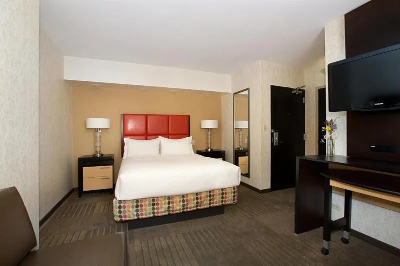 Holiday Inn Express Denver Downtown4